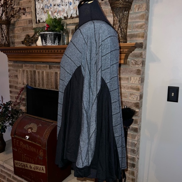 Comfy USA Tunic Top Black Grey Striped XS - Picture 2 of 3